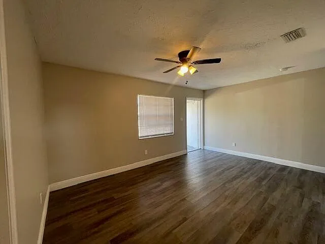 1205 Avenue K — Photo 19