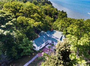 13537 Lakeshore Dr, Grand Haven, MI 49417