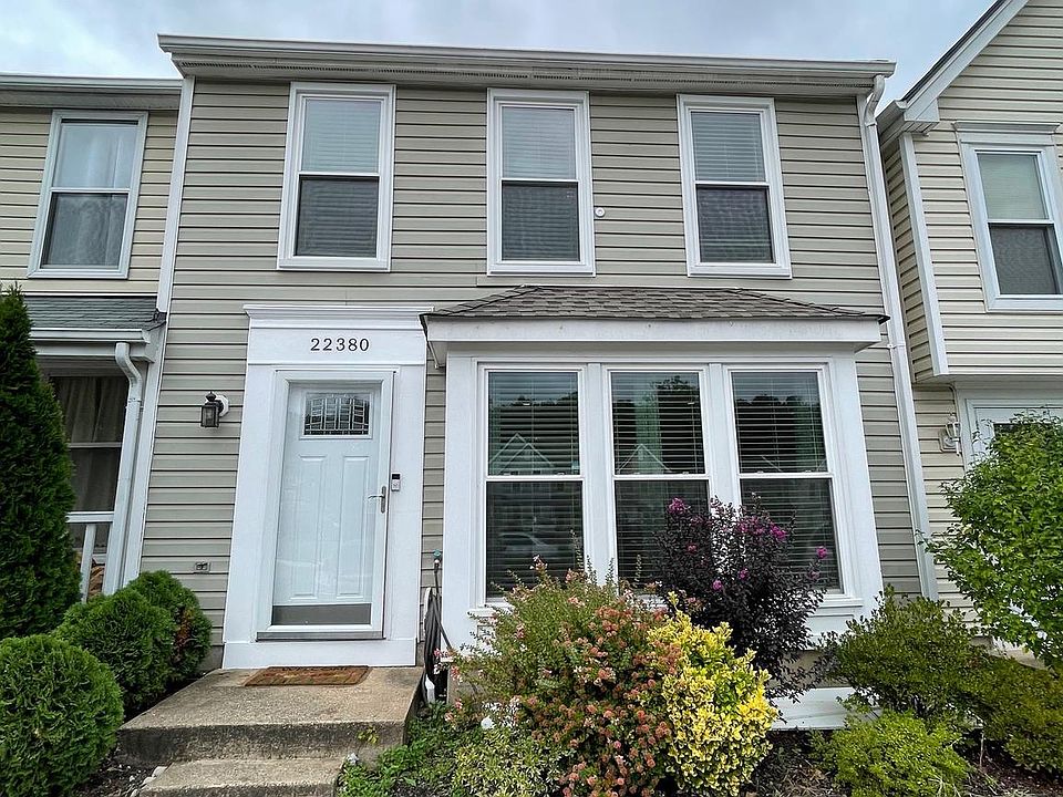 1st image of 22380 Stablehouse Dr