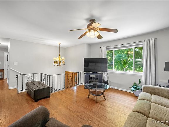 3rd image of 29W264 Lee Rd