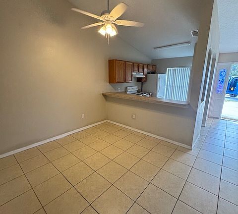 4th image of 860 Grantham Dr