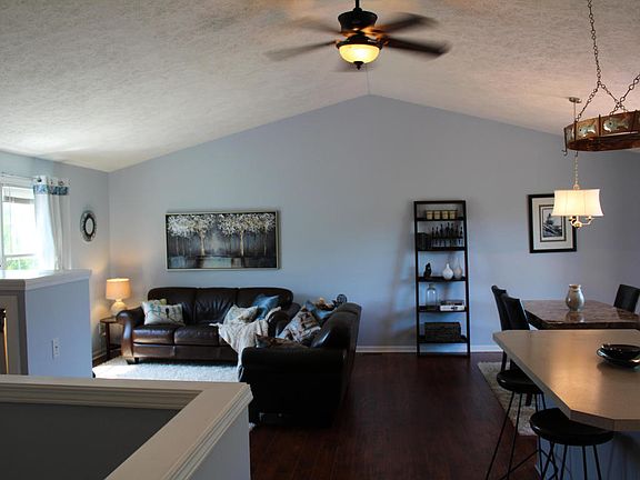 2nd image of 2886 Sunrise Ave