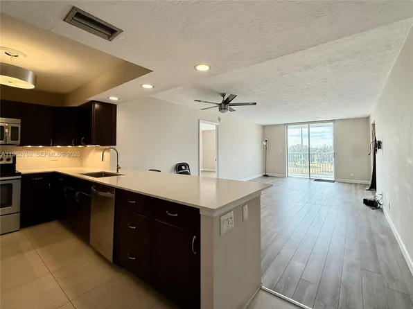 5301 NW 2nd Ave #Penthouse A, Boca Raton, FL 33487