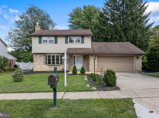 385 Folkstone Way, York, PA 17402
