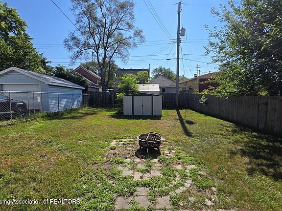 2nd image of 1033 Raider St