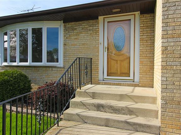 3rd image of 681 Sherman Ave