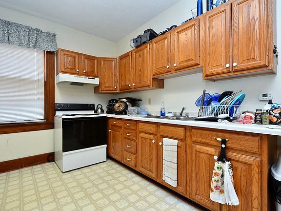 4th image of 315 E 3rd St #3