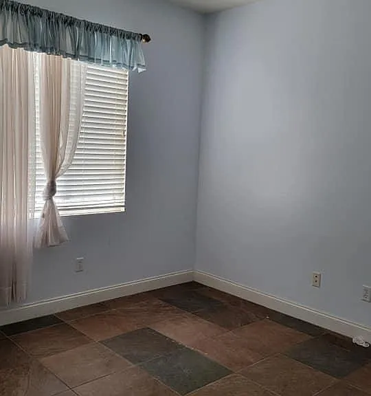 649 Lazaro Ln — Photo 11