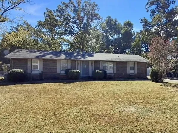 138 Lexington Dr, Clarksville, TN 37042