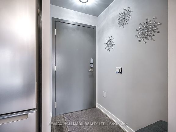 4th image of 9 Tecumseth St #421