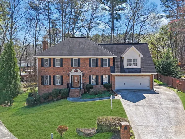 5010 Oak Tree Ln, Stone Mountain, GA 30087