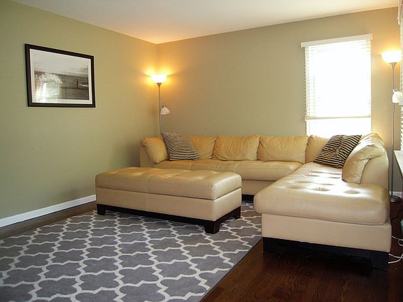 2nd image of 303 Meadow Ln