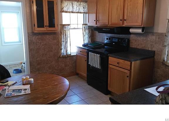 3rd image of 6615 Parkwood Pl