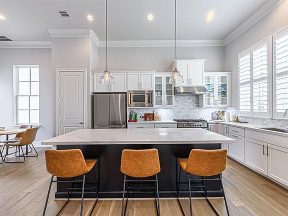 3rd image of 2414 Hollister Rd