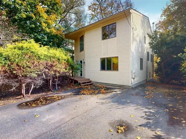 66 Silver Lake Ave, South Kingstown, RI 02879