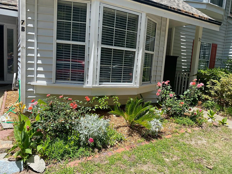1st image of 506 Live Oak Dr #A