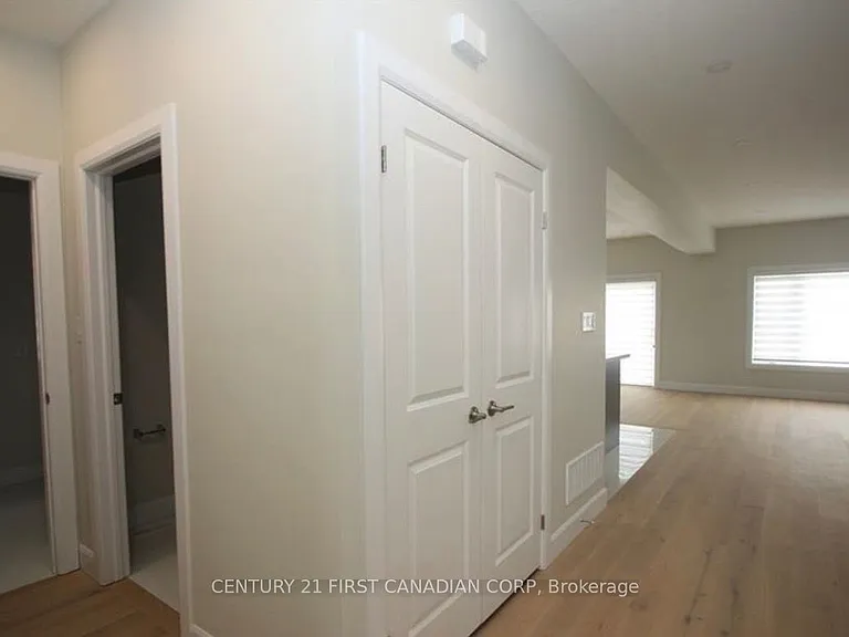 2269 Southport Cres #UPPER — Photo 3