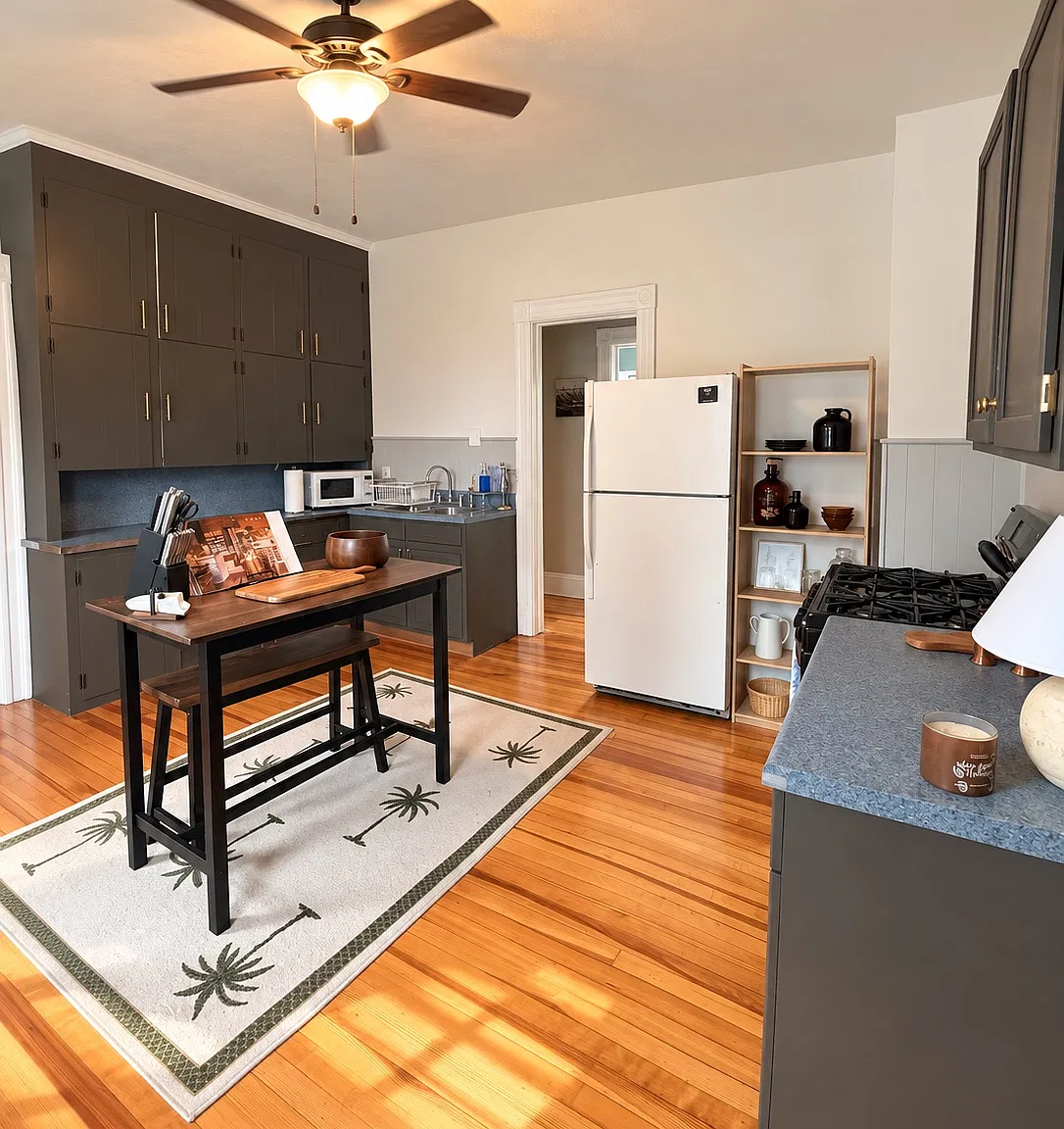 3 bed, 1363 sqft, $2,500 — Photo 2