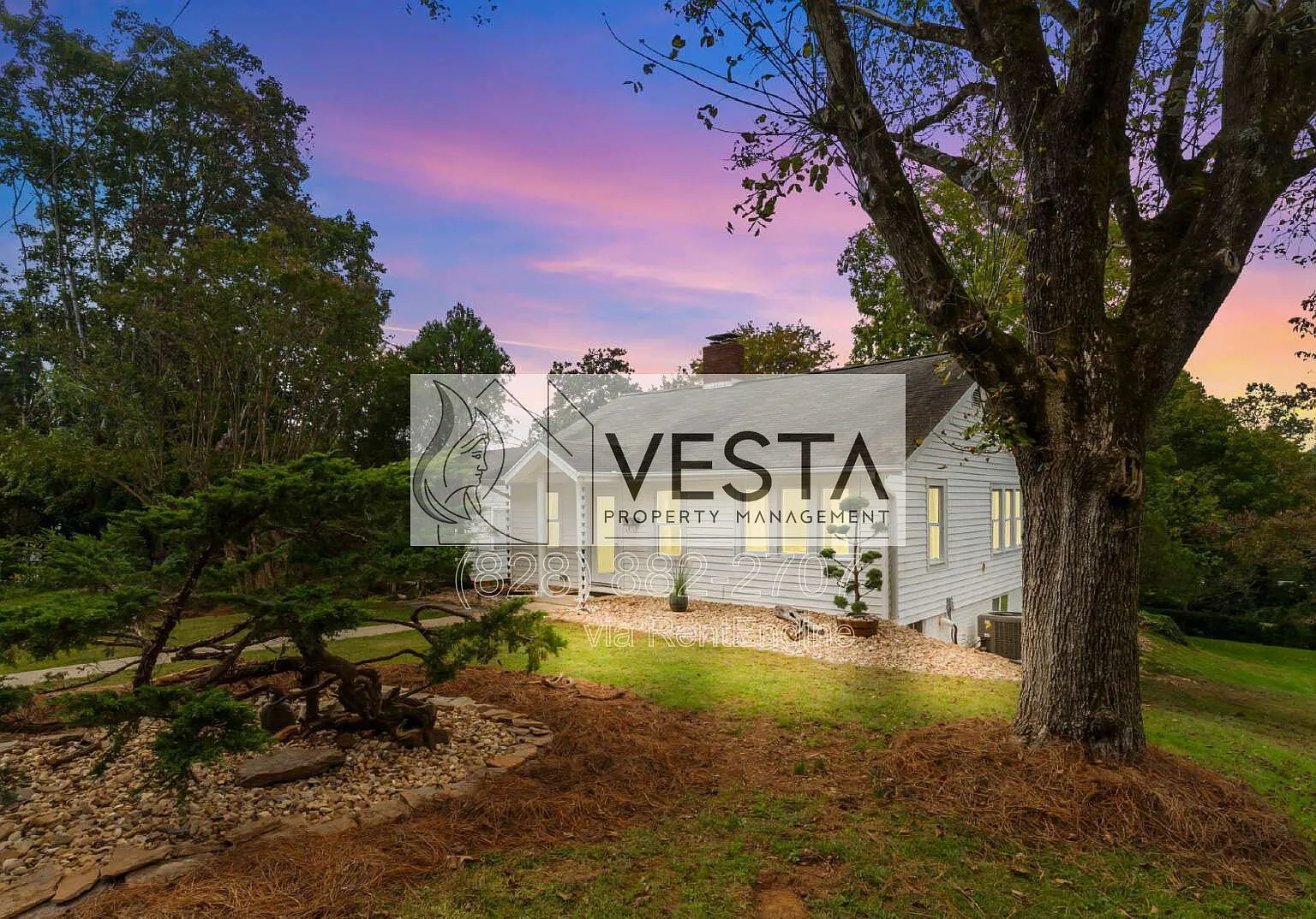 3 bed, 1.0 bath, 1300 sqft, $2,300 — Photo 1