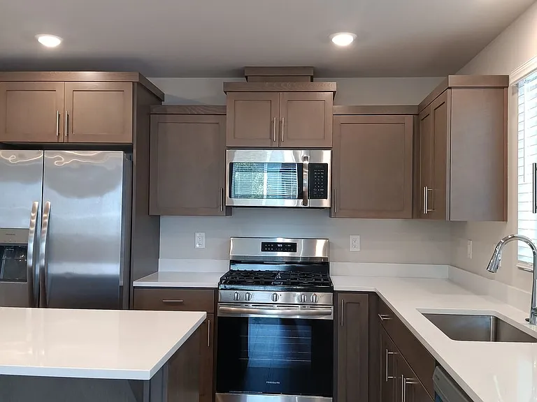 610 Pickering Ln — Photo 9