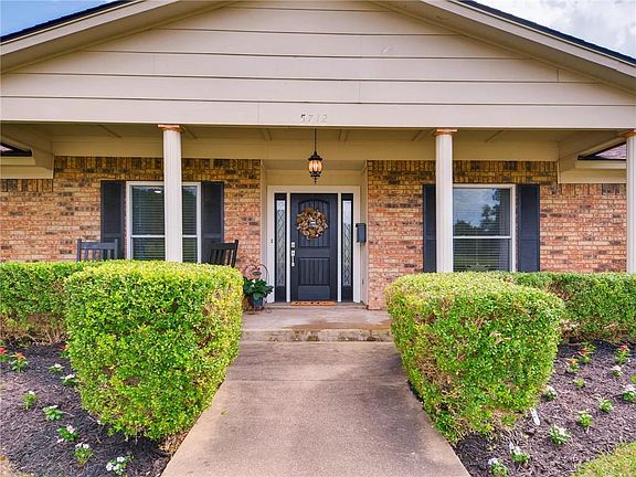 3rd image of 5712 Diamond Oaks Dr S