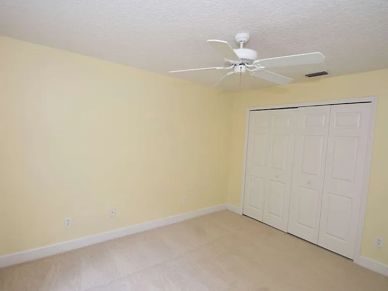 1216 Hampstead Ln — Photo 26