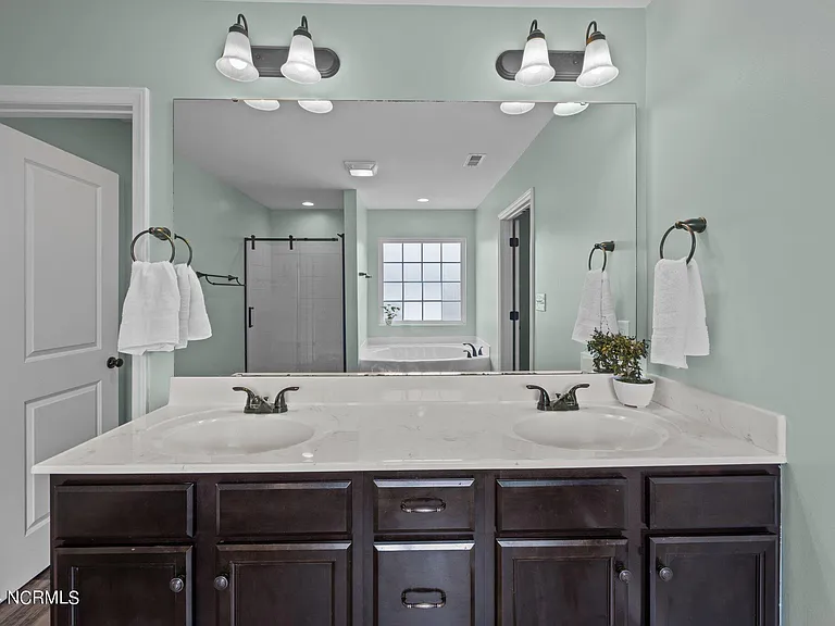 411 Palisades Way — Photo 37