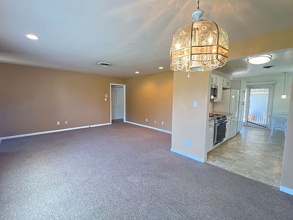 4th image of 2629 Alder St