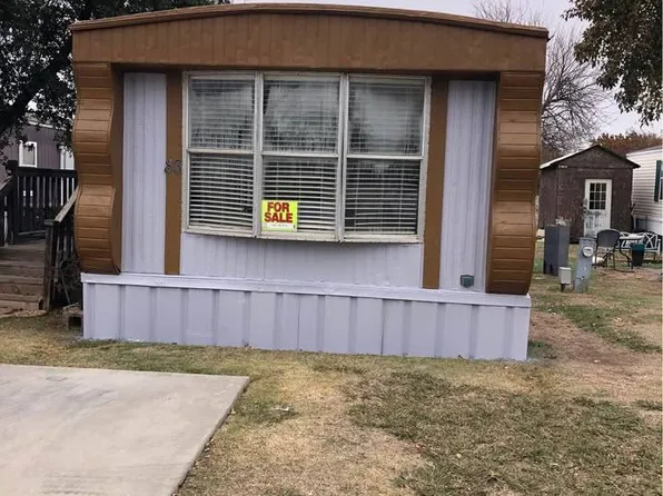 301 Dennis St Trailer 83, Edmond, OK 73003