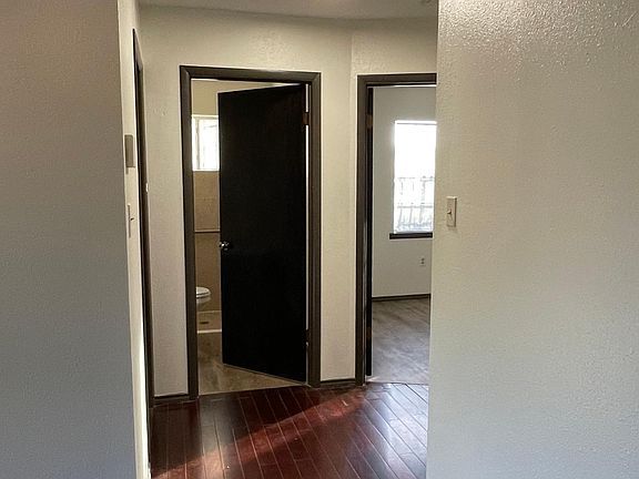 4th image of 805 John Ave
