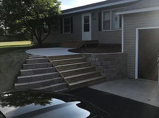926 Valley View Dr, Traverse City, MI 49685