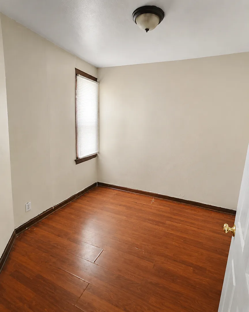 JJ Management Service - 5031 S Elizabeth - LO — Photo 4
