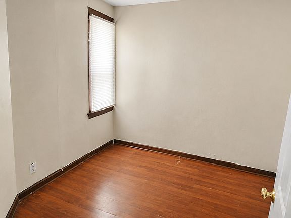 4th image of 5031 S Elizabeth St