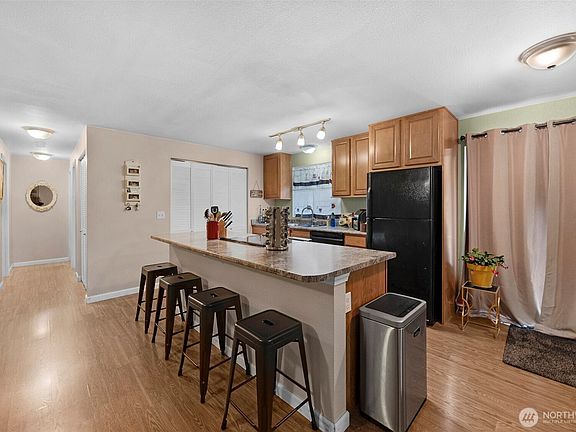 5th image of 13723 36th Drive NW