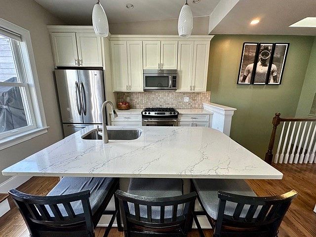 1st image of 180 W 7th St #3