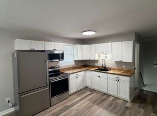44 Sheldon St APT 6, Farmingdale, ME 04344