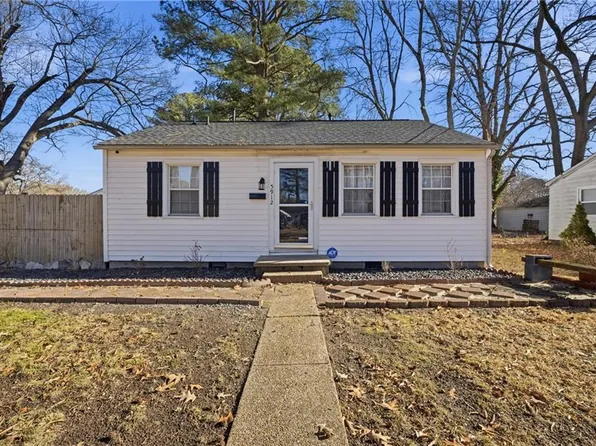 5912 Andrew Pl, Newport News, VA 23605
