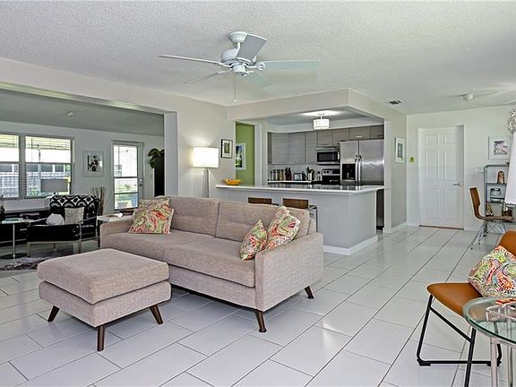 4th image of 4317 Augustine Ave