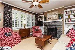 5th image of 122 Augusta Ct
