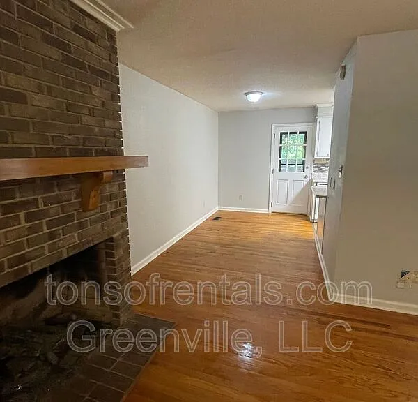 100 Pinebrook Rd #A — Photo 11