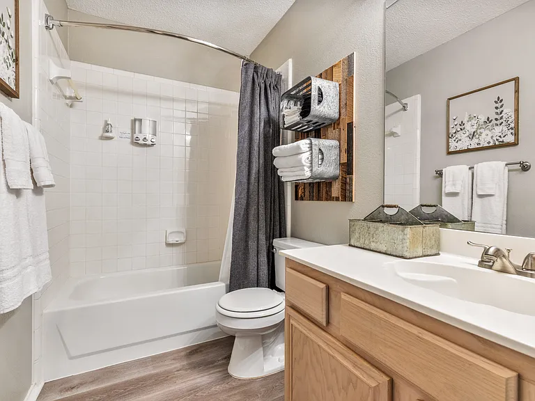 604 Grimsworth Ct — Photo 18