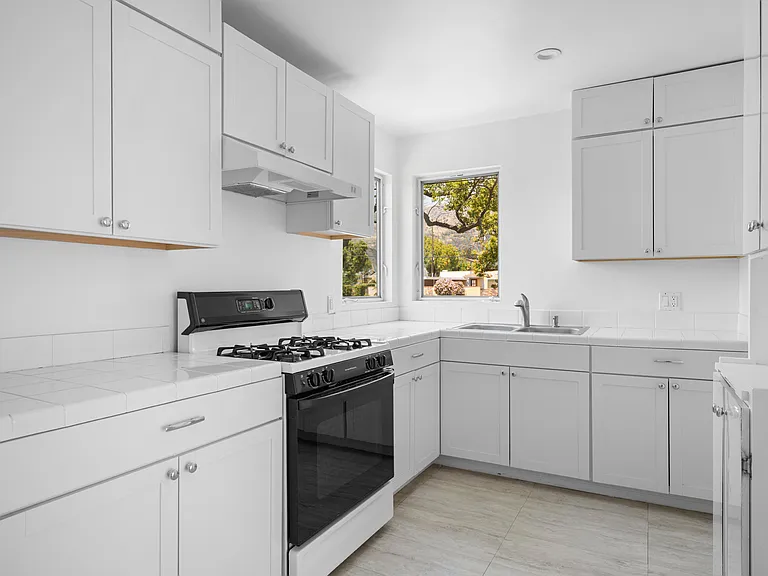 331 Cornell Dr #337 — Photo 8