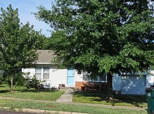 505 6th St, Monett, MO 65708