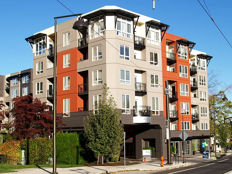 245 SW Lincoln St — Photo 39