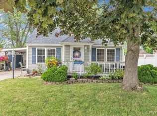 125 Gardenvale Dr, Cheektowaga, NY 14225