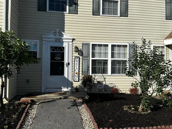 103 Peach St, Newmanstown, PA 17073