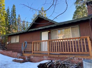 30837 Live Oak Dr, Running Springs, CA 92382
