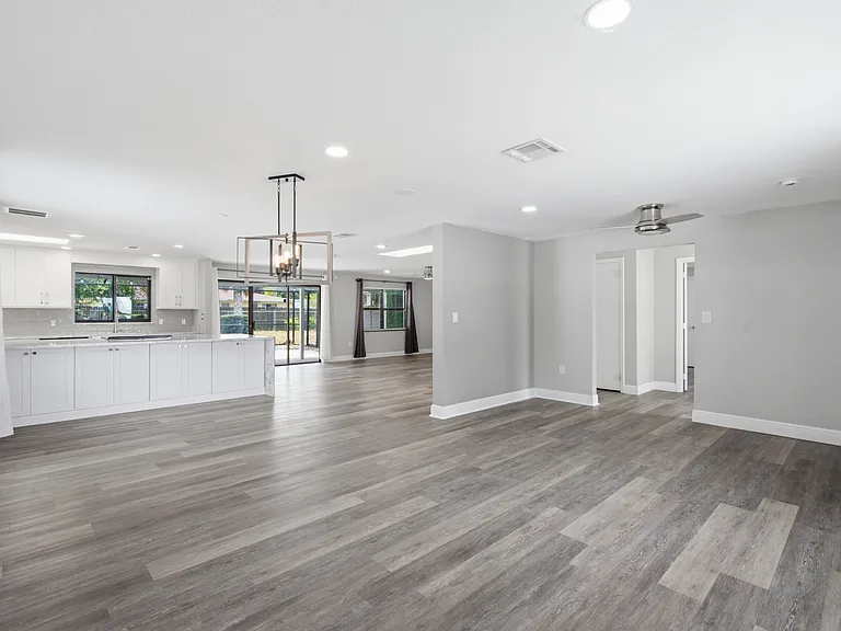 1433 Ellison Ln — Photo 13