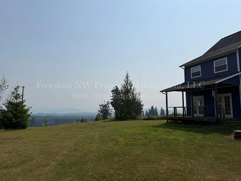 998 Burnt Ridge Rd — Photo 2