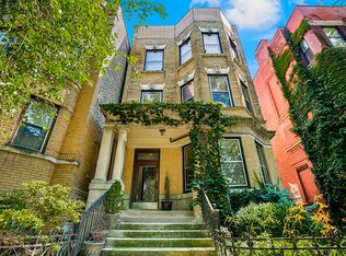 845 W Wolfram St #A, Chicago, IL 60657